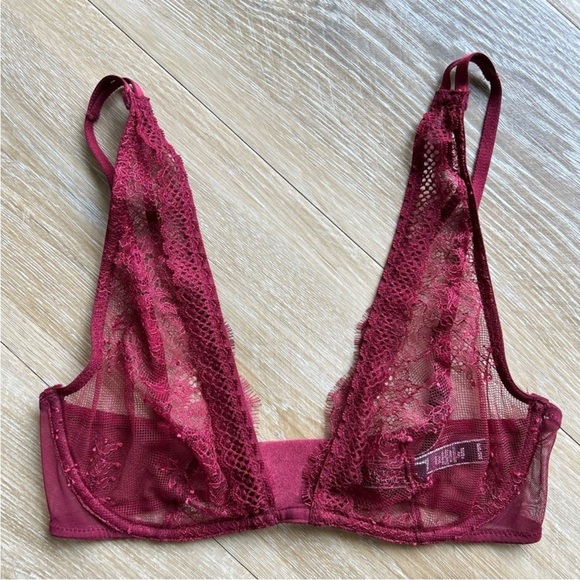 🆕 Victoria’s Secret Sheer Lace Bra & Panty Set – Wine/Burgundy - Picture 6 of 6